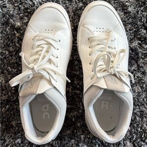 On Cloud Roger White Sneakers